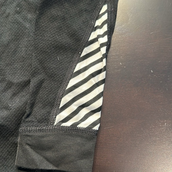 Helly Hansen Sz 8 base layer EUC - Picture 4 of 4